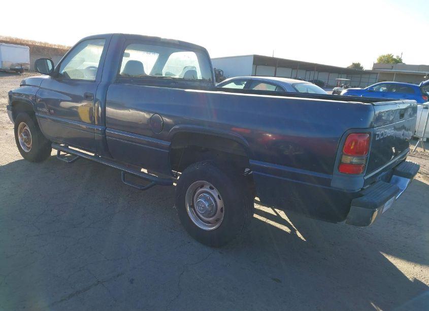 Photo 3 of 2002 Dodge Ram 2500 ST (VIN 3B7KC26Z82M287234)