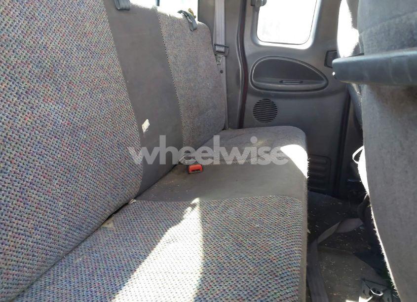 Photo 8 of 2002 Dodge Ram 2500 ST (VIN 3B7KF23612M209587)