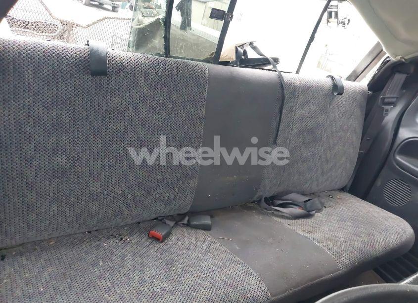 Photo 8 of 2001 Dodge Ram 2500 ST (VIN 3B7KF23661G729281)