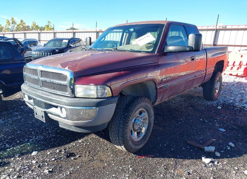 Photo 2 of 2002 Dodge Ram 2500 ST (VIN 3B7KF23672M205592)