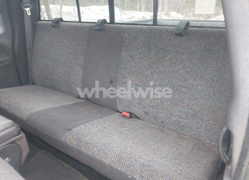 Photo 8 of 2001 Dodge Ram 2500 ST (VIN 3B7KF23681G808869)