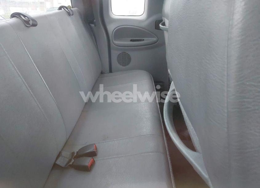 Photo 8 of 2002 Dodge Ram 2500 ST (VIN 3B7KF23692M227481)