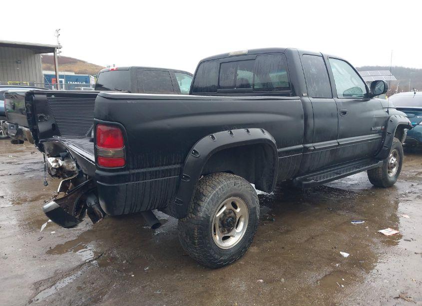 Photo 4 of 2000 Dodge Ram 2500 ST (VIN 3B7KF23Z3YG118466)