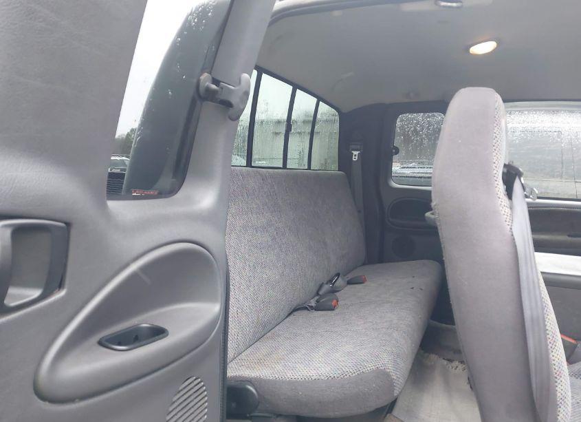 Photo 8 of 2000 Dodge Ram 2500 ST (VIN 3B7KF23Z3YG118466)