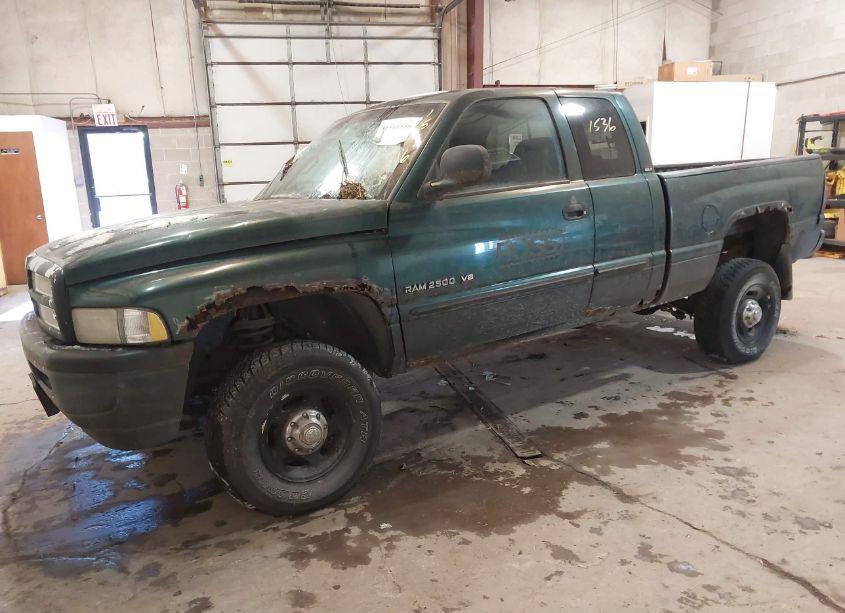 Photo 2 of 2002 Dodge Ram 2500 ST (VIN 3B7KF23Z72M280416)