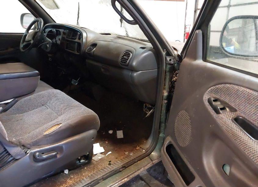 Photo 5 of 2002 Dodge Ram 2500 ST (VIN 3B7KF23Z72M280416)