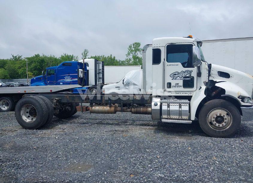 Photo 13 of 2016 Kenworth Construction T270 (VIN 3BKHHM6X8GF105281)
