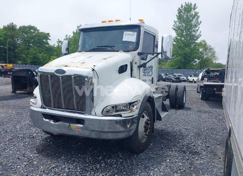 Photo 2 of 2016 Kenworth Construction T270 (VIN 3BKHHM6X8GF105281)