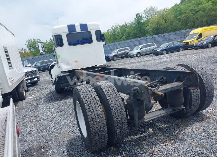 Photo 3 of 2016 Kenworth Construction T270 (VIN 3BKHHM6X8GF105281)