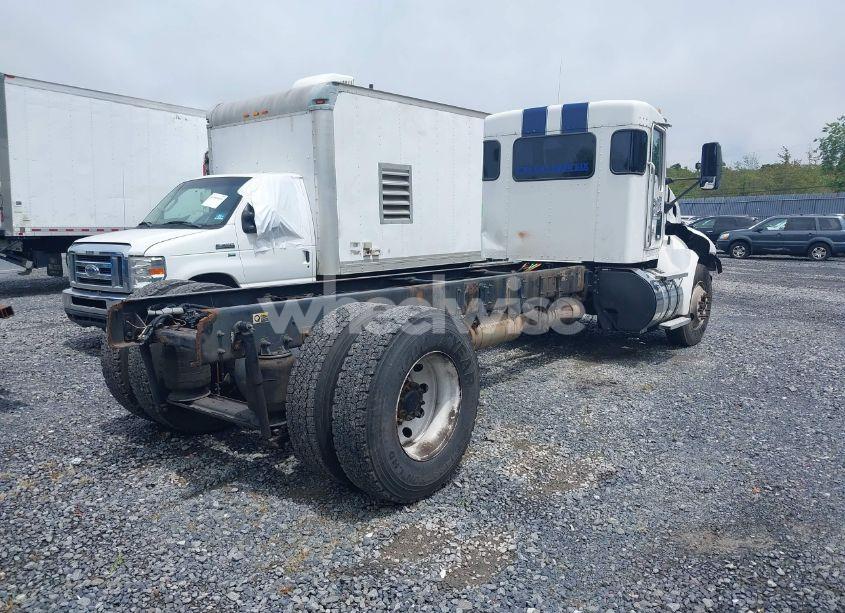 Photo 4 of 2016 Kenworth Construction T270 (VIN 3BKHHM6X8GF105281)