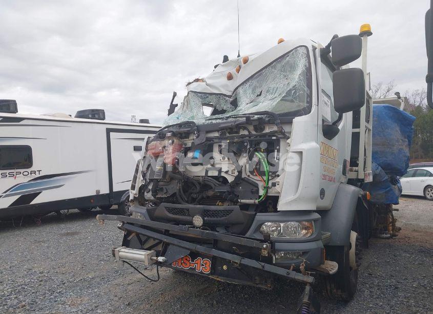 Photo 2 of 2021 Peterbilt 220 N/A (VIN 3BPPHM7X8MF594233)