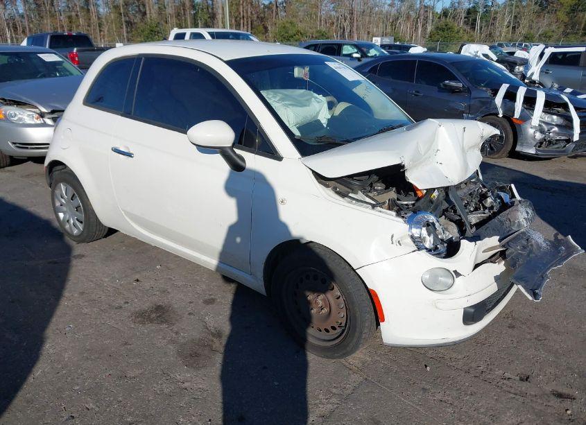 2013 Fiat 500 POP (VIN 3C3CFFAR8DT743286) main photo