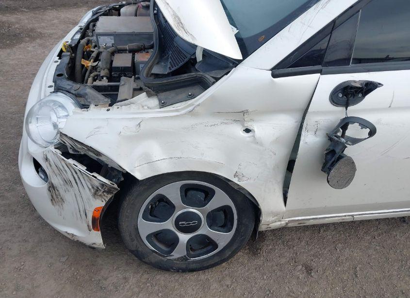 Photo 6 of 2017 Fiat 500e BATTERY ELECTRIC (VIN 3C3CFFGE3HT575762)