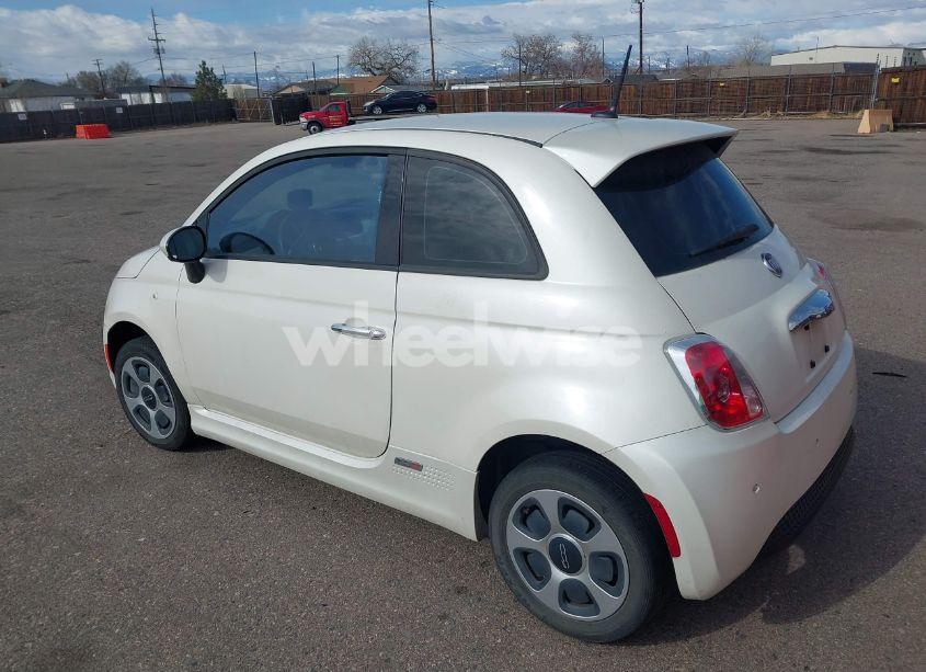 Photo 3 of 2015 Fiat 500e BATTERY ELECTRIC (VIN 3C3CFFGE9FT522920)