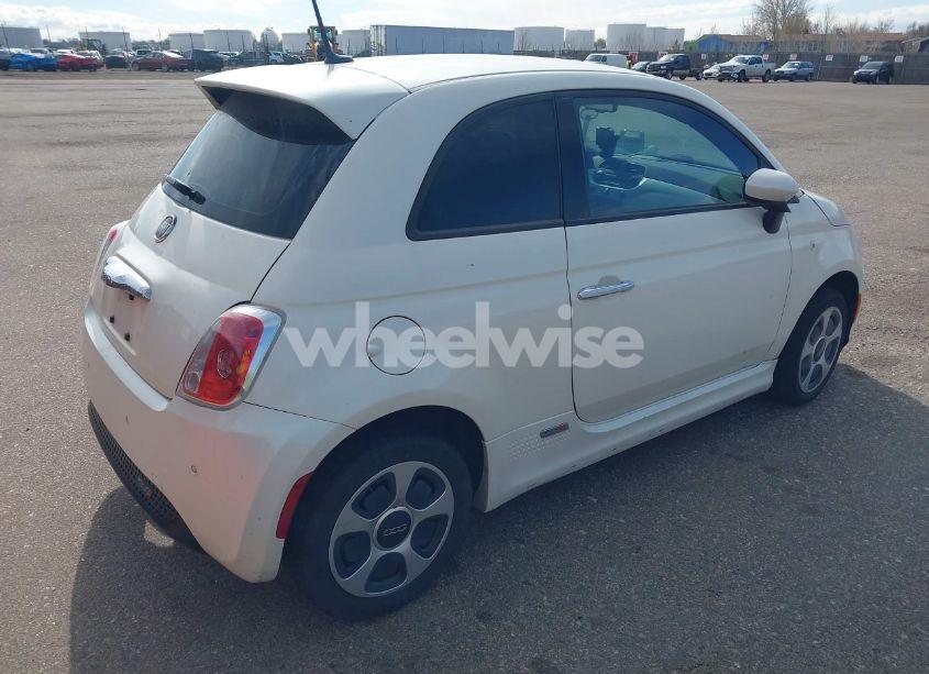 Photo 4 of 2015 Fiat 500e BATTERY ELECTRIC (VIN 3C3CFFGE9FT522920)