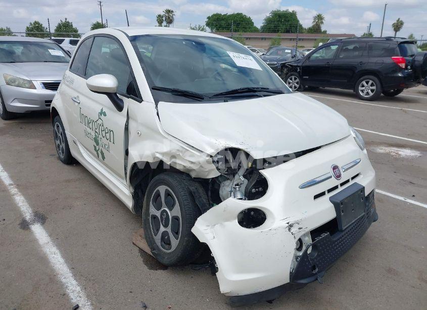 2018 Fiat 500e BATTERY ELECTRIC (VIN 3C3CFFGE9JT425578) main photo