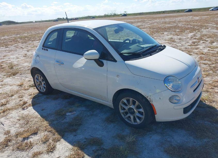 2017 Fiat 500 POP (VIN 3C3CFFKR1HT561336) main photo