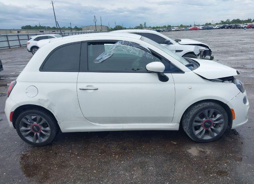 Photo 13 of 2017 Fiat 500 POP (VIN 3C3CFFKR6HT535900)