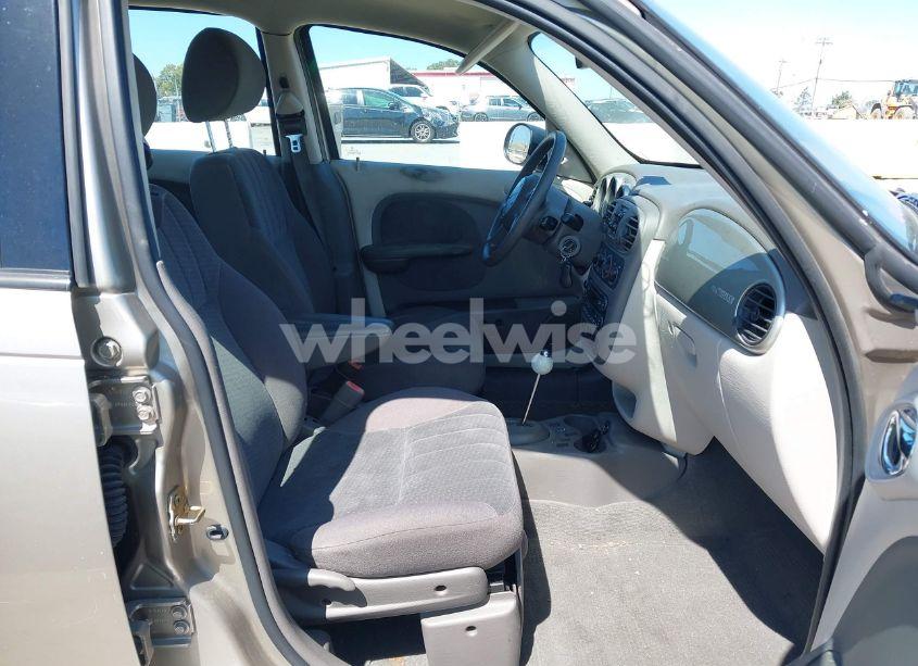 Photo 5 of 2004 Chrysler Pt CRUISER (VIN 3C4FY48B44T259857)