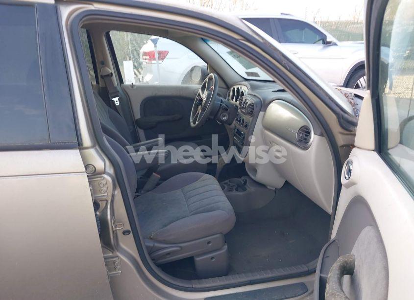 Photo 5 of 2002 Chrysler Pt CRUISER (VIN 3C4FY48B72T340011)