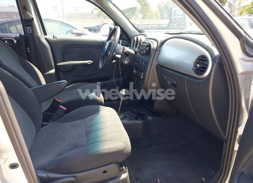 Photo 5 of 2005 Chrysler Pt CRUISER (VIN 3C4FY48B85T558396)