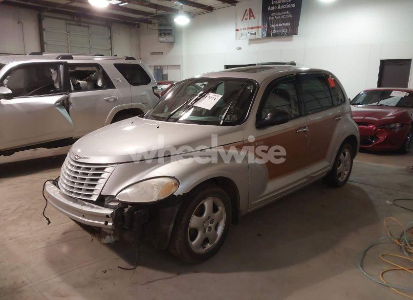 Photo 2 of 2002 Chrysler Pt CRUISER TOURING (VIN 3C4FY58B52T292725)