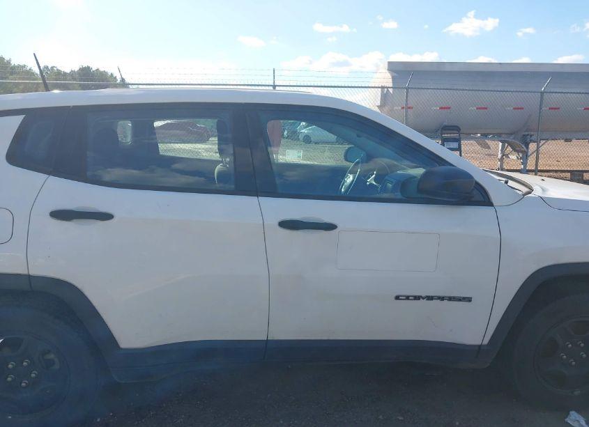 Photo 13 of 2018 Jeep Compass SPORT FWD (VIN 3C4NJCAB0JT263436)