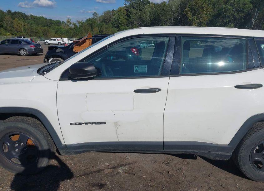 Photo 14 of 2018 Jeep Compass SPORT FWD (VIN 3C4NJCAB0JT263436)