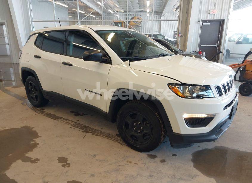 2018 Jeep Compass SPORT FWD (VIN 3C4NJCAB0JT460929) main photo