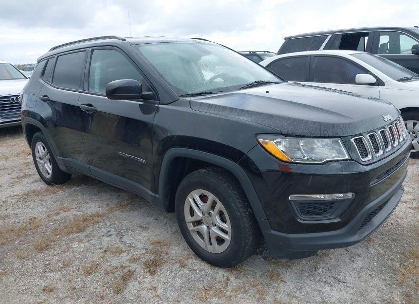 2018 Jeep Compass SPORT FWD (VIN 3C4NJCAB1JT124674) main photo