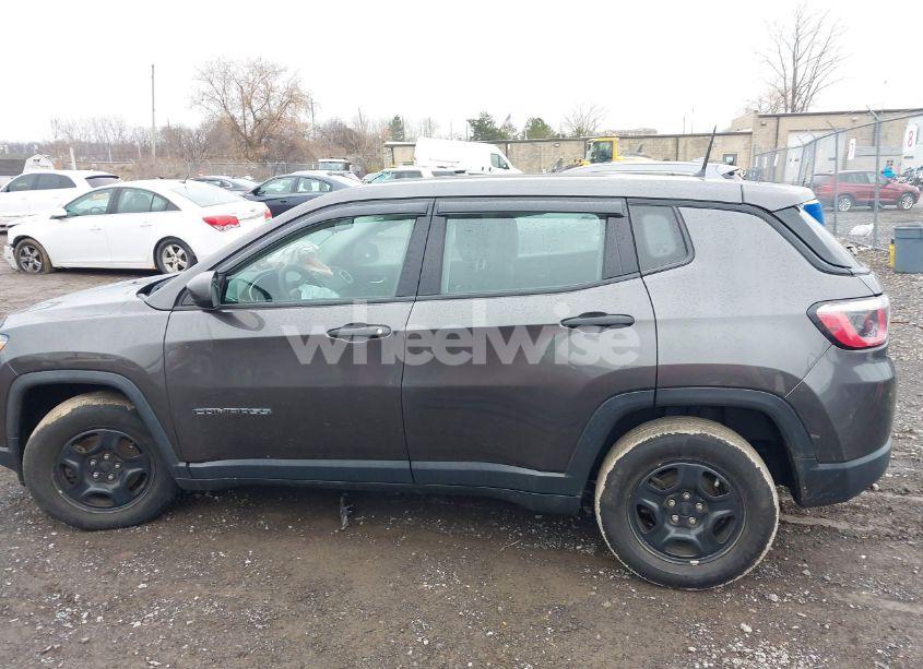 Photo 14 of 2018 Jeep Compass SPORT FWD (VIN 3C4NJCAB1JT287017)