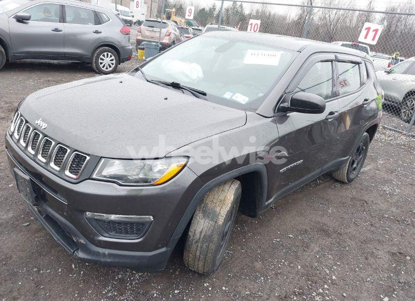 Photo 2 of 2018 Jeep Compass SPORT FWD (VIN 3C4NJCAB1JT287017)