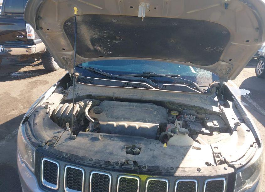 Photo 10 of 2018 Jeep Compass SPORT FWD (VIN 3C4NJCAB2JT124084)