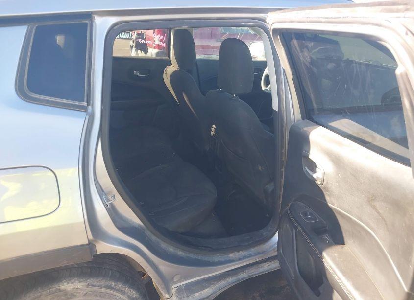 Photo 8 of 2018 Jeep Compass SPORT FWD (VIN 3C4NJCAB2JT124084)