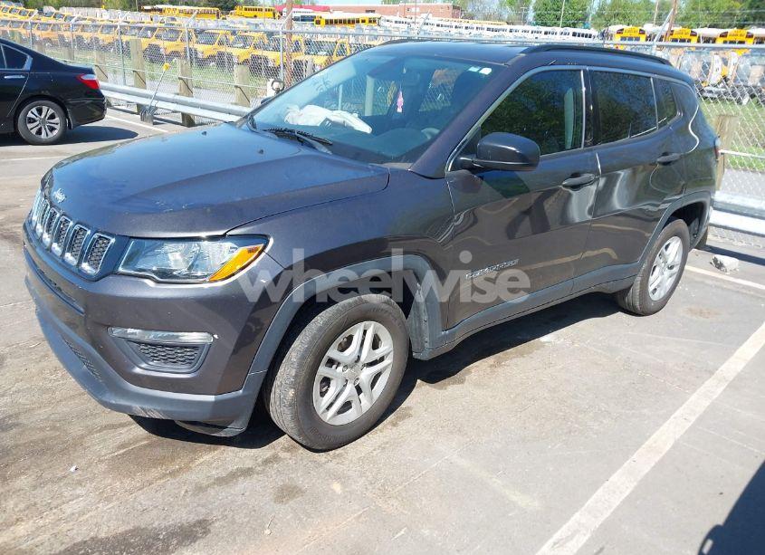 Photo 2 of 2019 Jeep Compass SPORT FWD (VIN 3C4NJCAB2KT613117)