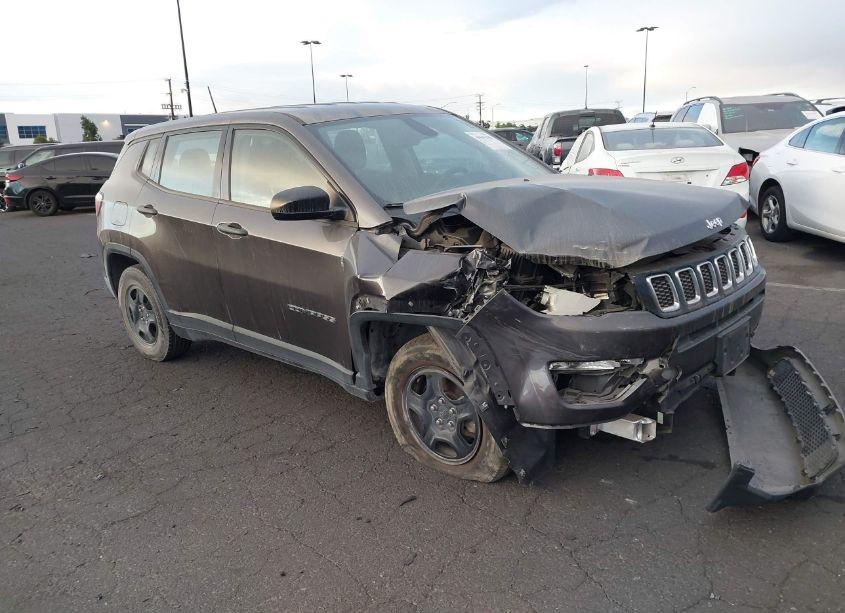 2019 Jeep Compass SPORT FWD (VIN 3C4NJCAB2KT613795) main photo