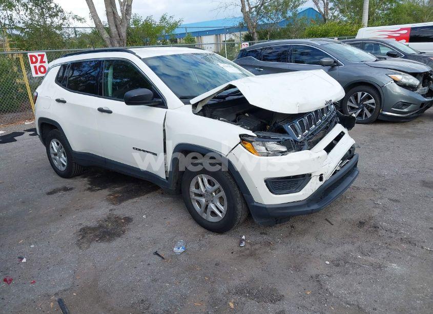 2019 Jeep Compass SPORT FWD (VIN 3C4NJCAB2KT614137) main photo
