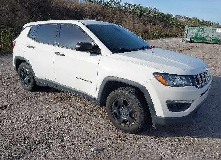 2020 Jeep Compass SPORT FWD (VIN 3C4NJCAB2LT166208) main photo