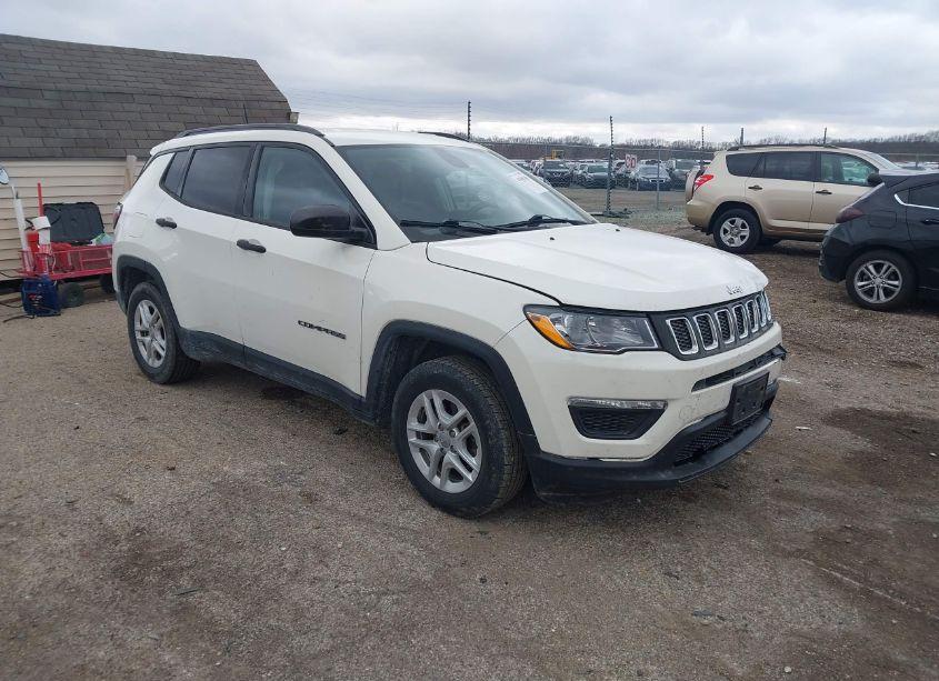 2018 Jeep Compass SPORT FWD (VIN 3C4NJCAB3JT286838) main photo