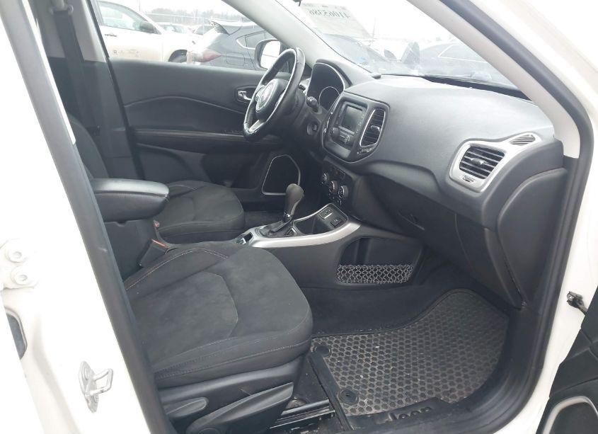 Photo 5 of 2018 Jeep Compass SPORT FWD (VIN 3C4NJCAB3JT286838)