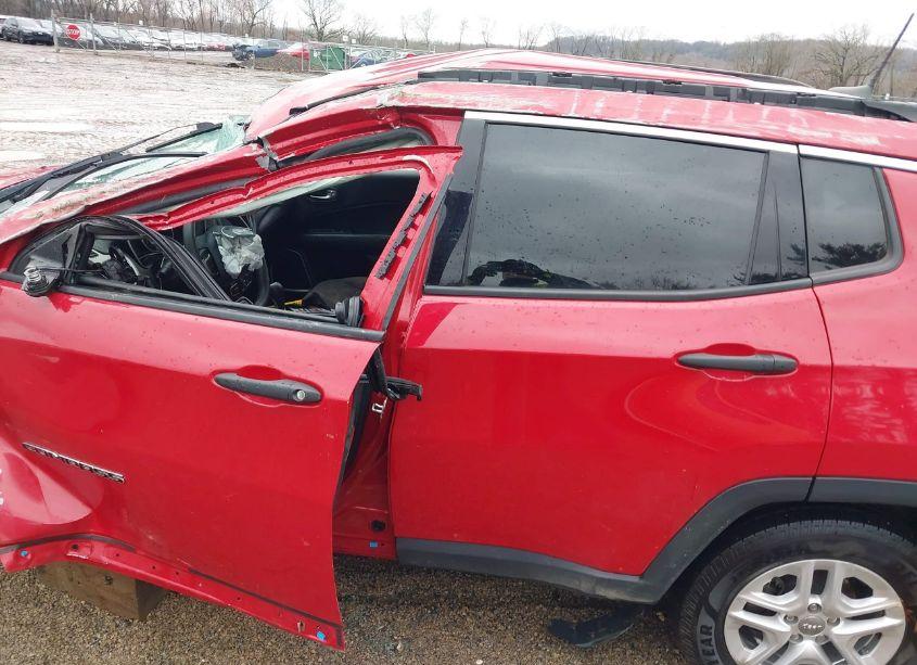 Photo 15 of 2019 Jeep Compass SPORT FWD (VIN 3C4NJCAB3KT636681)