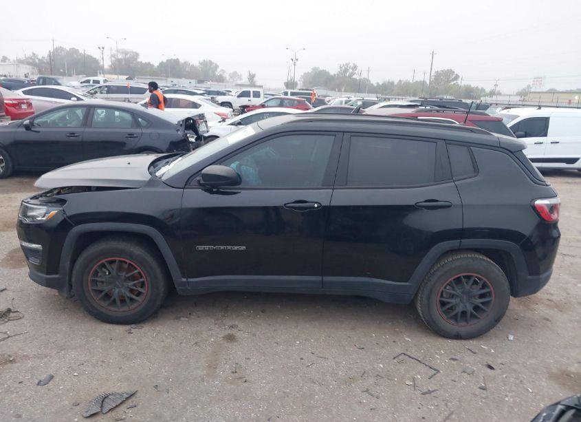 Photo 14 of 2018 Jeep Compass SPORT FWD (VIN 3C4NJCAB5JT250777)
