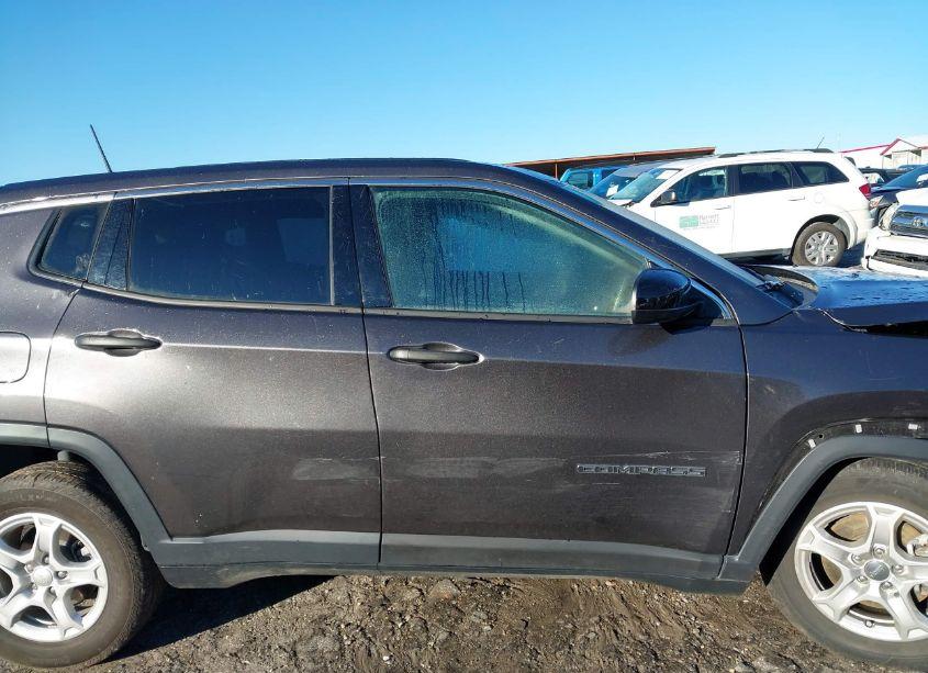 Photo 13 of 2022 Jeep Compass SPORT FWD (VIN 3C4NJCAB5NT103249)