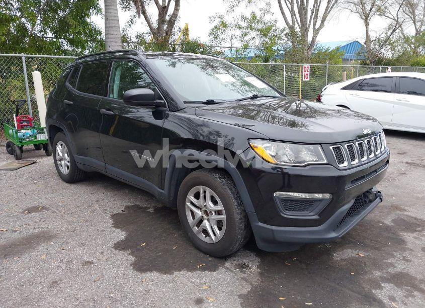 2018 Jeep Compass SPORT FWD (VIN 3C4NJCAB6JT122676) main photo