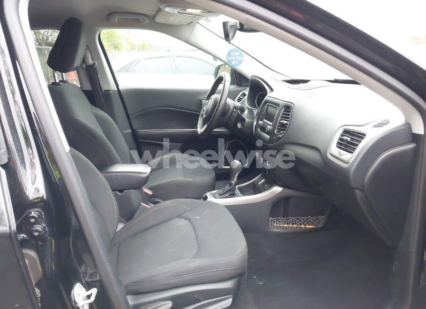 Photo 5 of 2018 Jeep Compass SPORT FWD (VIN 3C4NJCAB6JT122676)