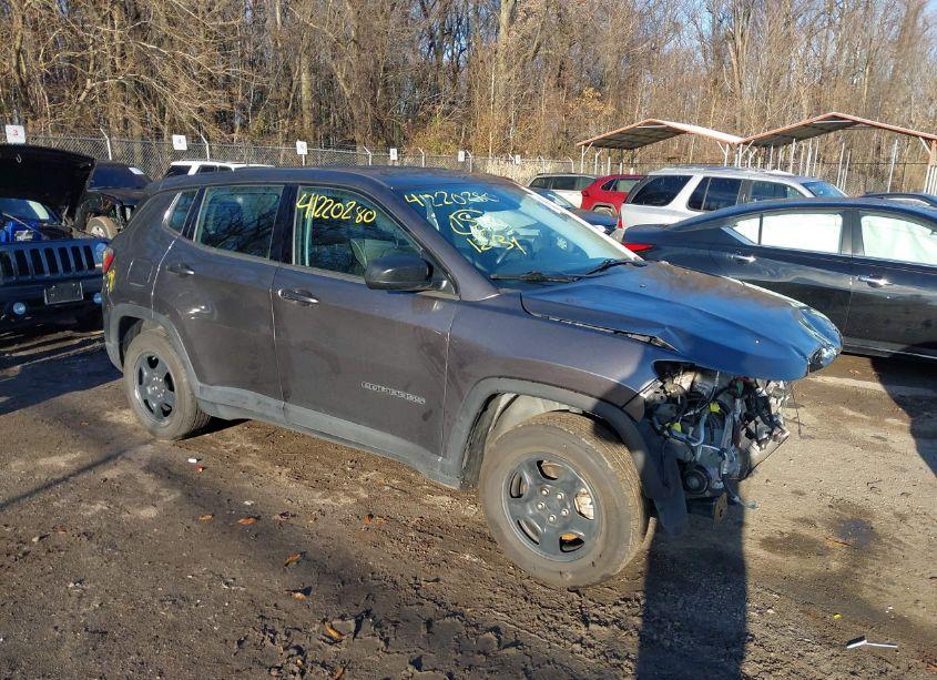 2019 Jeep Compass SPORT FWD (VIN 3C4NJCAB6KT726651) main photo