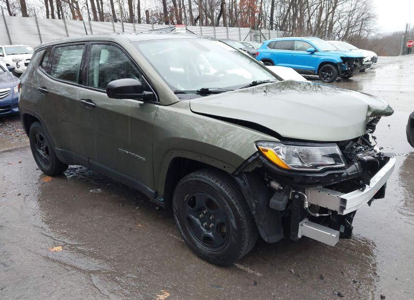 2018 Jeep Compass SPORT FWD (VIN 3C4NJCAB7JT107135) main photo