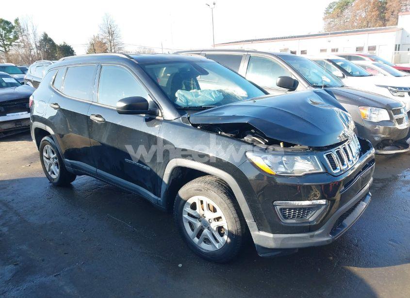 2018 Jeep Compass SPORT FWD (VIN 3C4NJCAB7JT204125) main photo