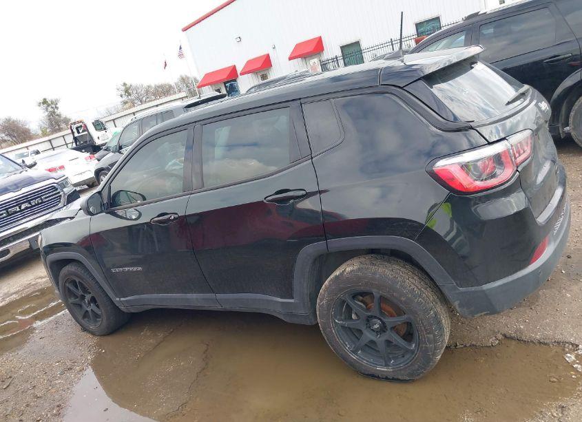 Photo 15 of 2018 Jeep Compass SPORT FWD (VIN 3C4NJCAB7JT335314)