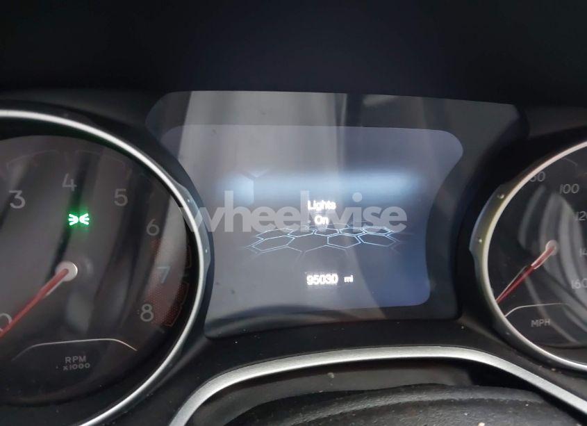 Photo 15 of 2018 Jeep Compass SPORT FWD (VIN 3C4NJCAB8JT214937)